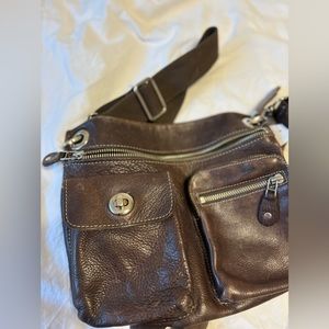 ROOTS brown leather purse crossbody